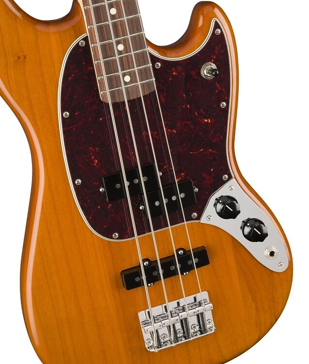 player mustang pj bass